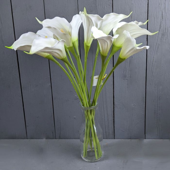 45cm Artificial Ivory Calla Lilies in a Glass Vase Permabloom